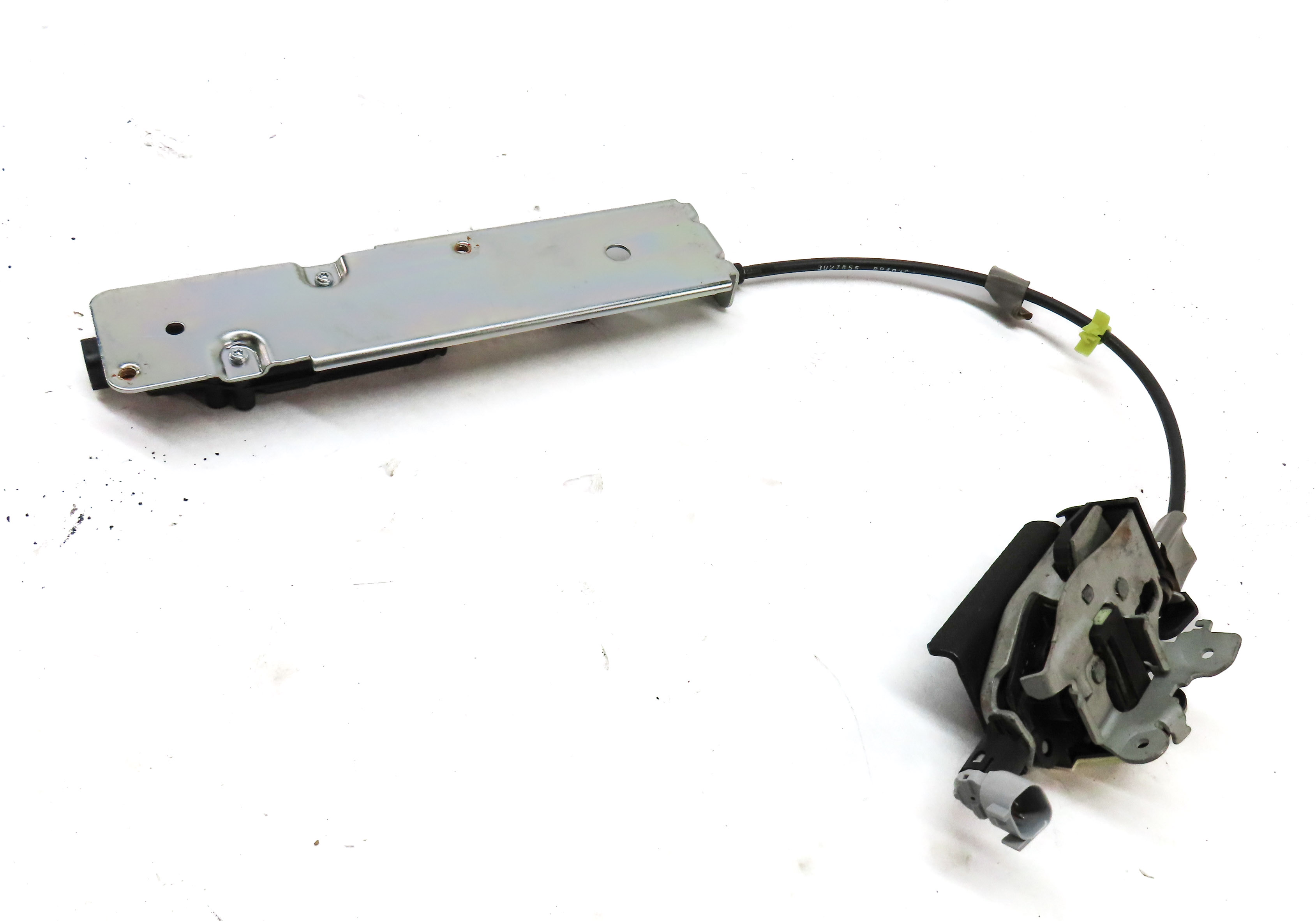 2010 LAND ROVER LR4 (L319) TRUNK TAILGATE LIFTGATE LOWER LATCH w/ACTUATOR MOTOR — exact item pictured